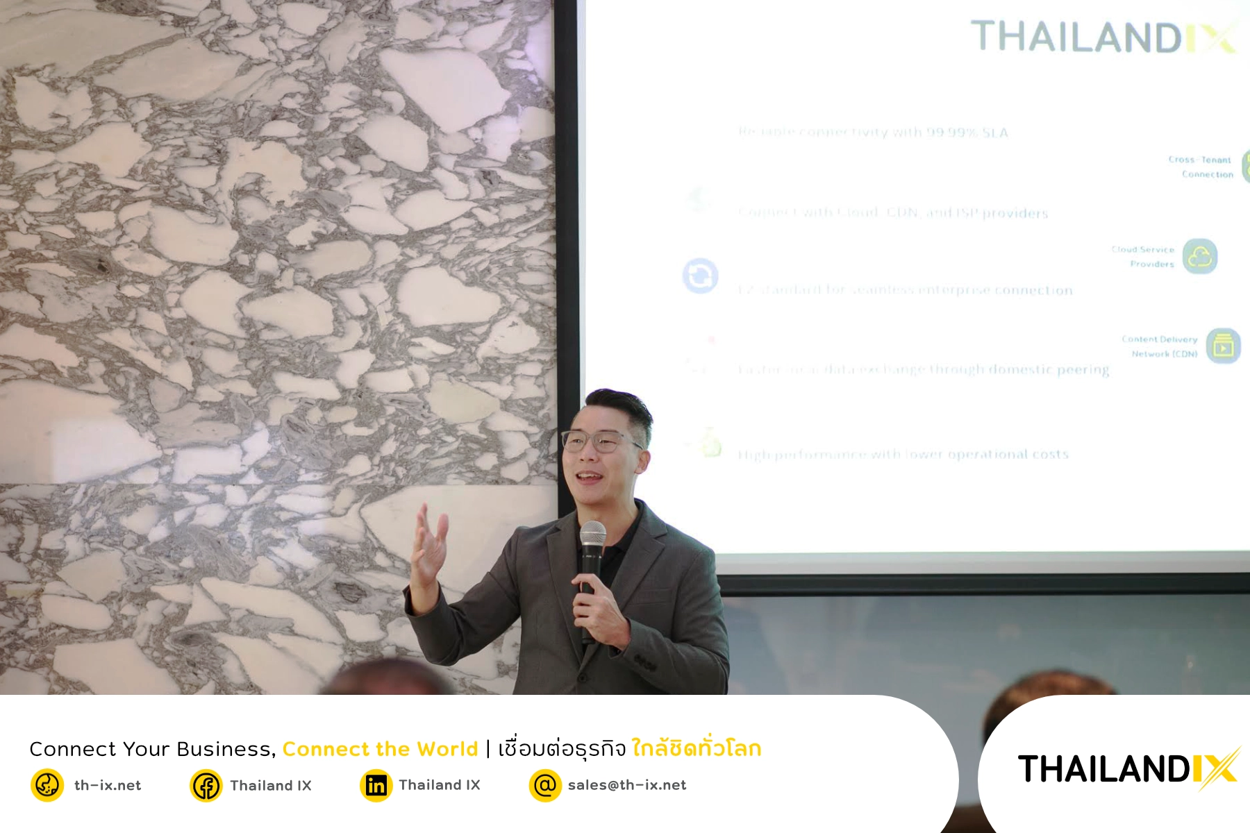 Executive team at Thailand IX is explaining the services to Chiang Mai audience.
